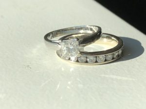 Stunning Engagement Ring & Wedding Band